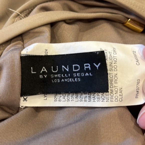 LAUNDRY by SHELLI SEGAL Crochet Plunge One Piece Swimsuit - Picture 3 of 4